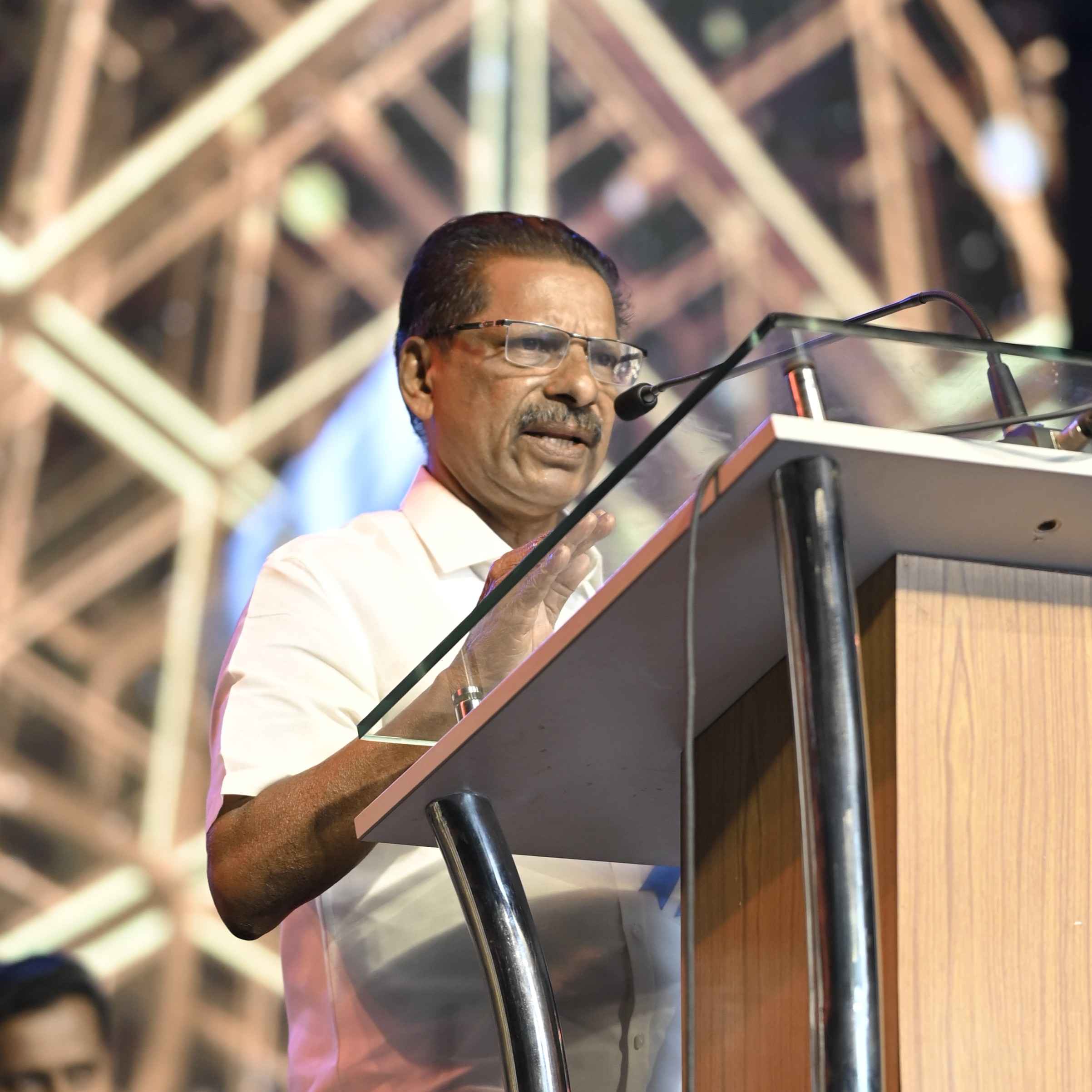 Sri. SUKUMARAN K
